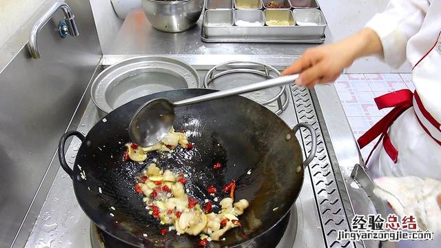 干煸土豆片最正宗的做法 怎么炒土豆片好吃又简单