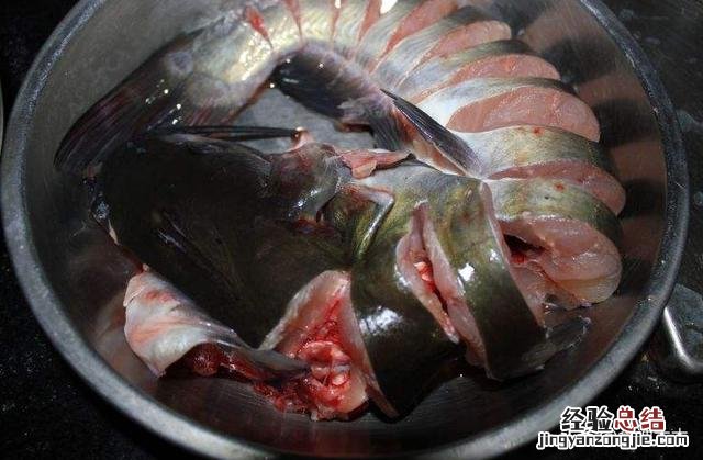 吃上几碗饭都没有问题 钳鱼怎么蒸好吃又简单