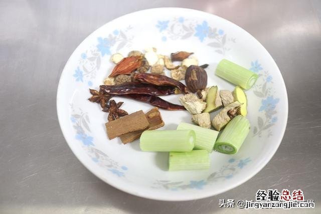 用电饭煲卤了4斤牛腱子 牛腱肉怎样做才好吃又简单