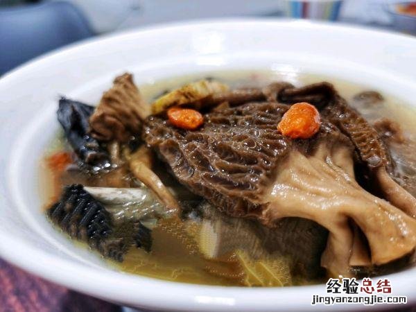 学会在家做乌鸡羊肚菌煲汤 羊肚菌煲汤方法