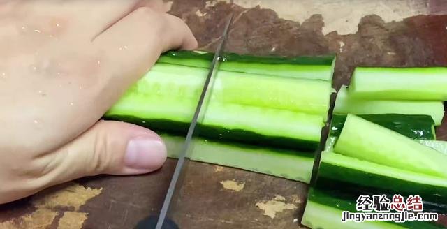 原来给鸡爪去骨这么简单 鸡爪去骨的方法