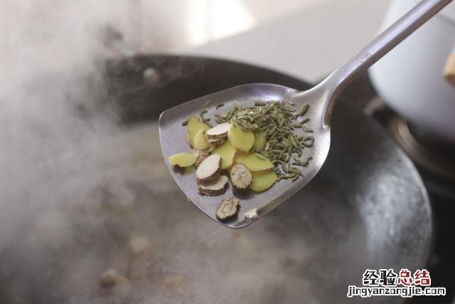 煮羊肉汤的正确步骤 羊肉汤怎么熬又浓又白