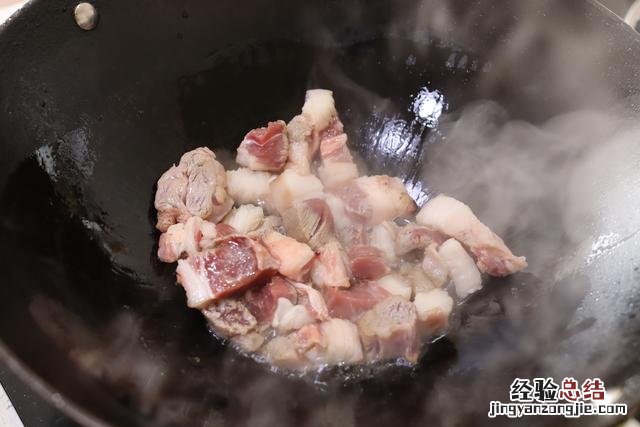 煮羊肉汤的正确步骤 羊肉汤怎么熬又浓又白