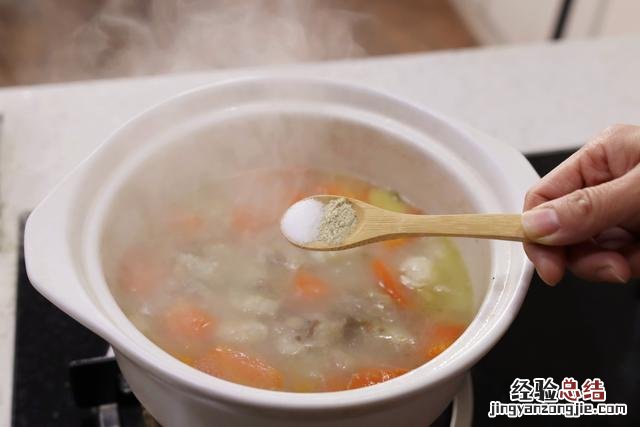 煮羊肉汤的正确步骤 羊肉汤怎么熬又浓又白