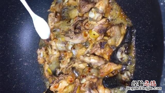 正宗青椒烧鸡的做法 啤酒烧鸡怎么烧才好吃