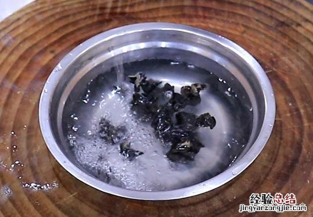 河南厨师长教你做地道酸汤小酥肉 酥肉汤怎么做又滑又嫩