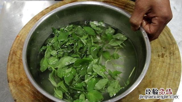 大厨最详细的教程讲解 煎荷包蛋的正确做法