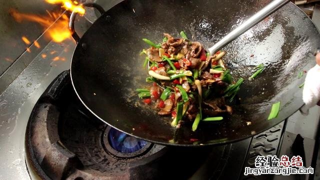 厨师长教你炒牛肉的正确做法 牛肉怎么炒嫩又好吃又简单