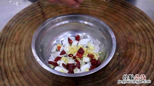 莲菜最简单的做法 莲菜的家常做法简单好吃