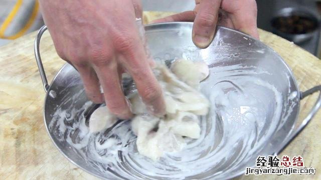 厨师长教你这样做鲈鱼 如何做鲈鱼好吃又简单