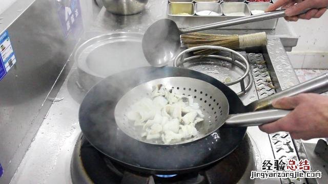 厨师长教你这样做鲈鱼 如何做鲈鱼好吃又简单