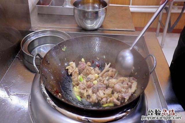 鸡肉鲜嫩入味不发柴 鸡肉怎么炒好吃又嫩