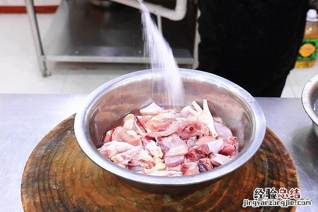 鸡肉鲜嫩入味不发柴 鸡肉怎么炒好吃又嫩