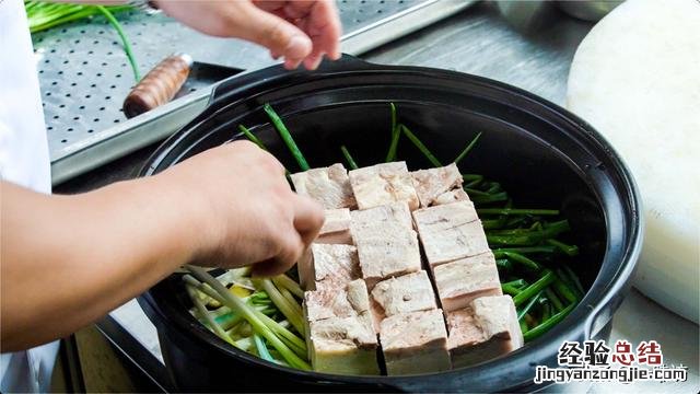 五花肉这样蒸比红烧肉更入味 红烧肉怎么蒸好吃