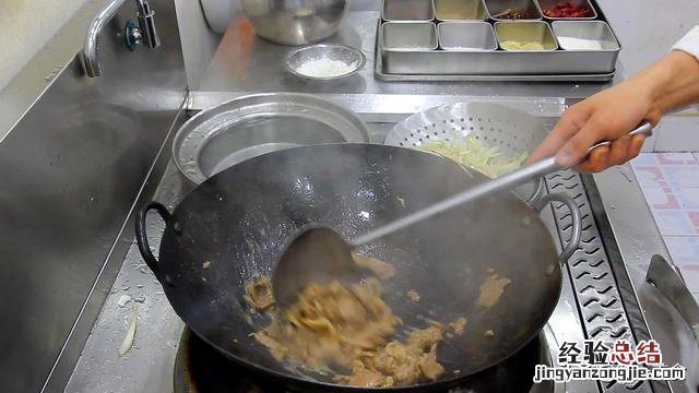 葱爆羊肉最正宗的做法和配料 葱爆羊肉怎么做法