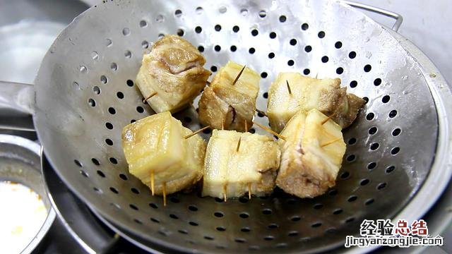 红烧肉肥而不腻正宗做法教程 红烧肉怎么炖好吃又烂