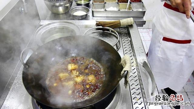 红烧肉肥而不腻正宗做法教程 红烧肉怎么炖好吃又烂