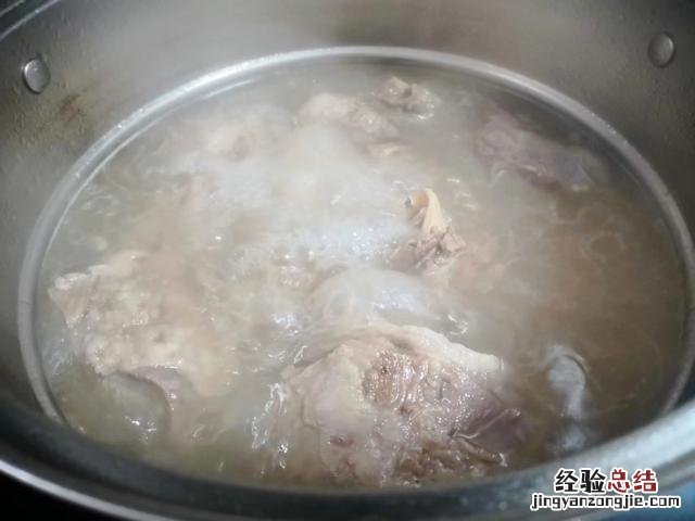 羊肉汤这样煲就是好喝 怎么做羊汤好喝