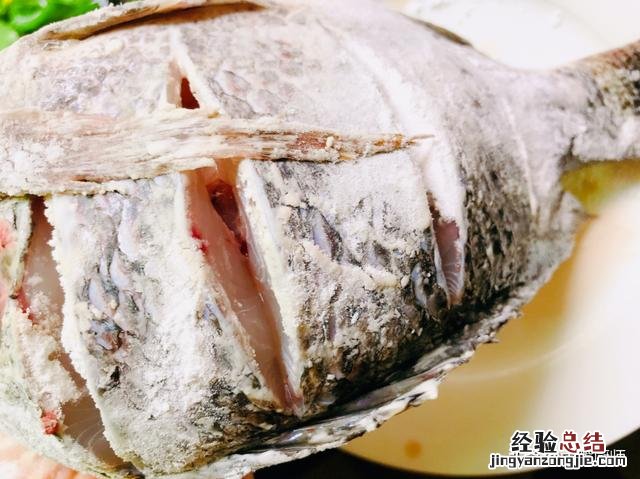 红烧鱼最简单的做法 红烧鲫鱼怎么做好吃又简单
