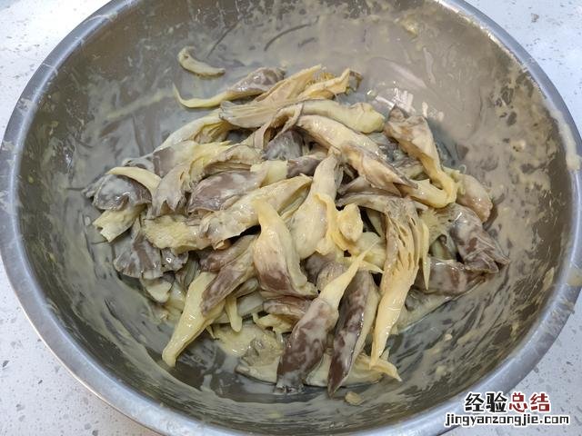 正宗干炸蘑菇的正确做法 干炸蘑菇怎么做才酥脆好吃