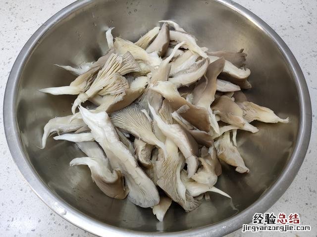 正宗干炸蘑菇的正确做法 干炸蘑菇怎么做才酥脆好吃