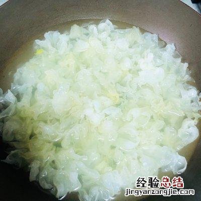 银耳麻酱凉拌的做法 凉拌银耳的家常做法