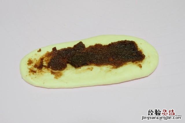 做面包时的最佳揉面方法 怎么做面包简单做法