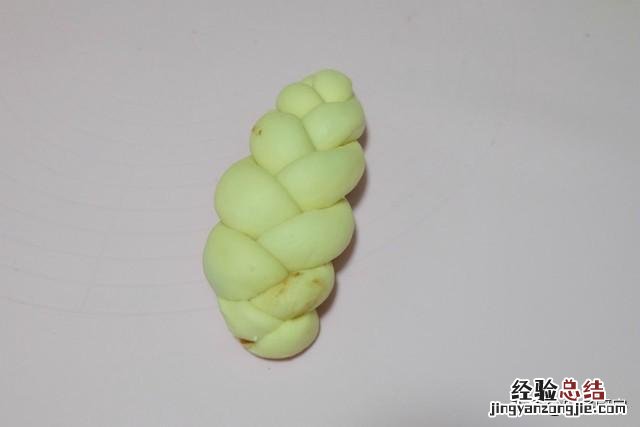 做面包时的最佳揉面方法 怎么做面包简单做法