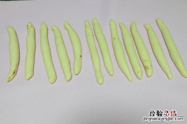 做面包时的最佳揉面方法 怎么做面包简单做法