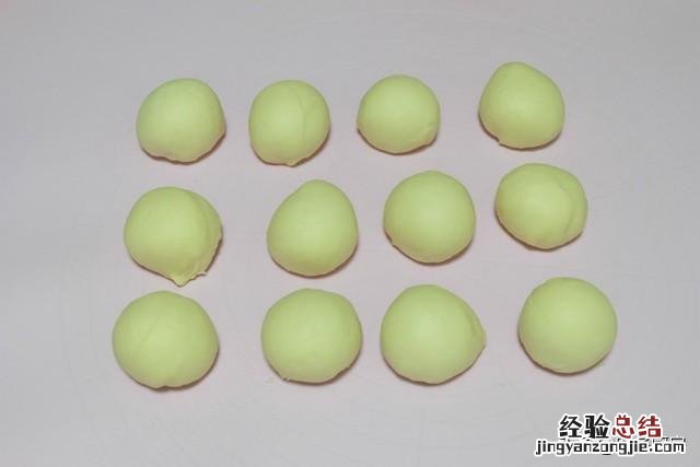 做面包时的最佳揉面方法 怎么做面包简单做法