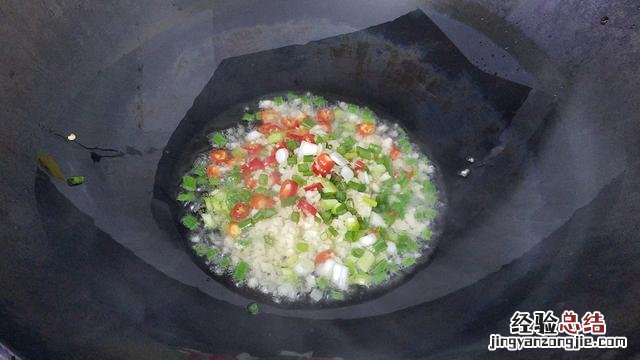 教你一道又香又好吃的蒜蓉黄瓜 蒜泥黄瓜怎么做好吃