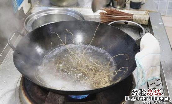 粉条肉丸子怎么炸才酥脆好吃 猪肉丸子怎么做好吃