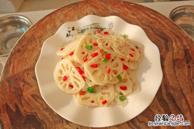 凉拌藕片怎么做才脆脆的好吃 莲菜凉拌的做法酸甜味