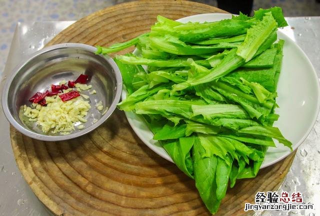 大厨分享一道蒜蓉油麦菜 蒜蓉油麦菜怎么做好吃