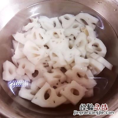 香辣藕丁的正确做法 炒藕丁的家常做法