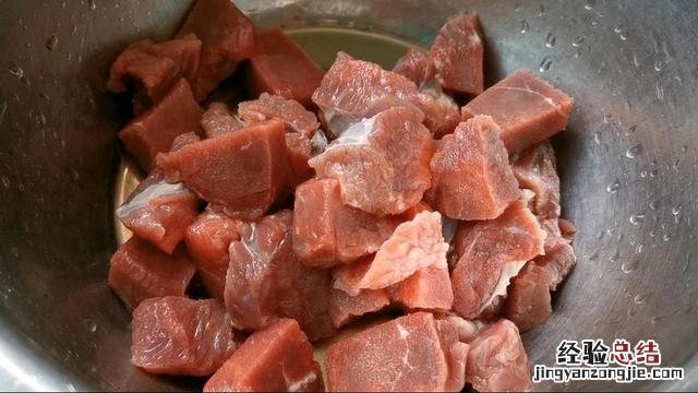 牛肉加什么可以炖的软烂不柴 煮牛肉方法和用料窍门