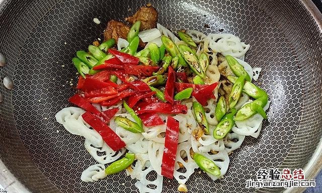 家常炒藕片正宗做法 藕片怎么炒又脆又好吃
