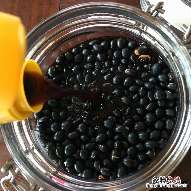 最好用什么醋泡黑豆 最正宗的醋泡黑豆做法