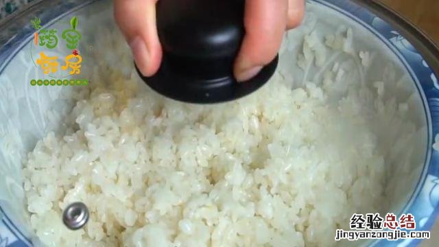 香甜糯米饼简单做法 如何做糯米饼好吃窍门