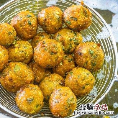 莲藕丸子怎样做才不回软 莲藕丸子的制作方法和配料