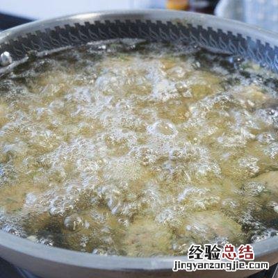 莲藕丸子怎样做才不回软 莲藕丸子的制作方法和配料