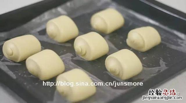 三步就能做出的美味的小面包 怎样做奶香松软小面包