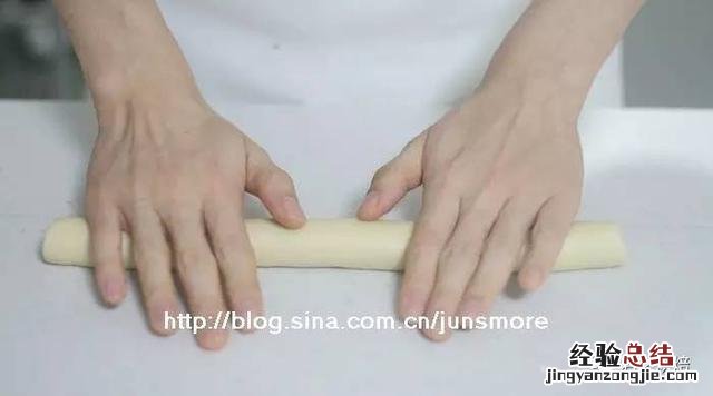 三步就能做出的美味的小面包 怎样做奶香松软小面包