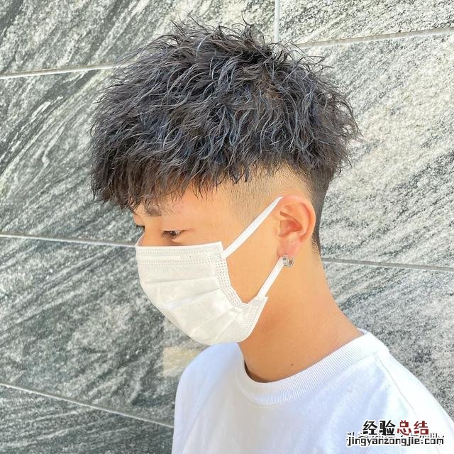 男士飞机头烫发发型超短 飞机头男生发型适合什么脸型