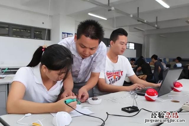 计算机类最吃香的十个专业 现在计算机方面哪个专业最好就业