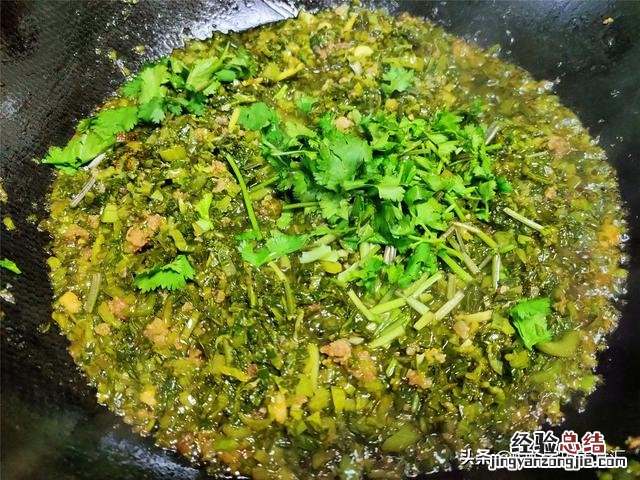 酸菜要怎么炒都不会酸才好吃 腌制的酸菜怎么炒好吃