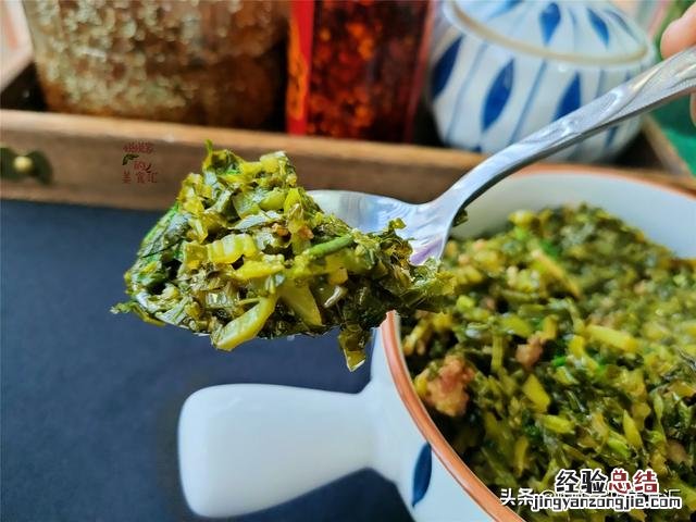 酸菜要怎么炒都不会酸才好吃 腌制的酸菜怎么炒好吃