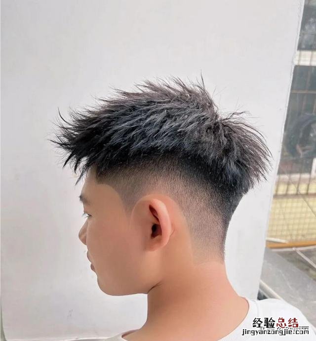 清爽时髦的男士发型 男生适合什么发型