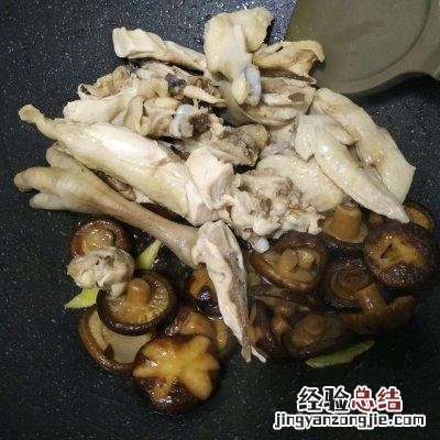 家常香菇炖鸡的正确方法 香菇炒鸡肉的做法