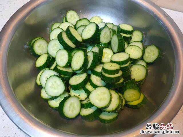 酒店版酸辣黄瓜的腌制方法 糖醋黄瓜怎么腌制又脆又好吃